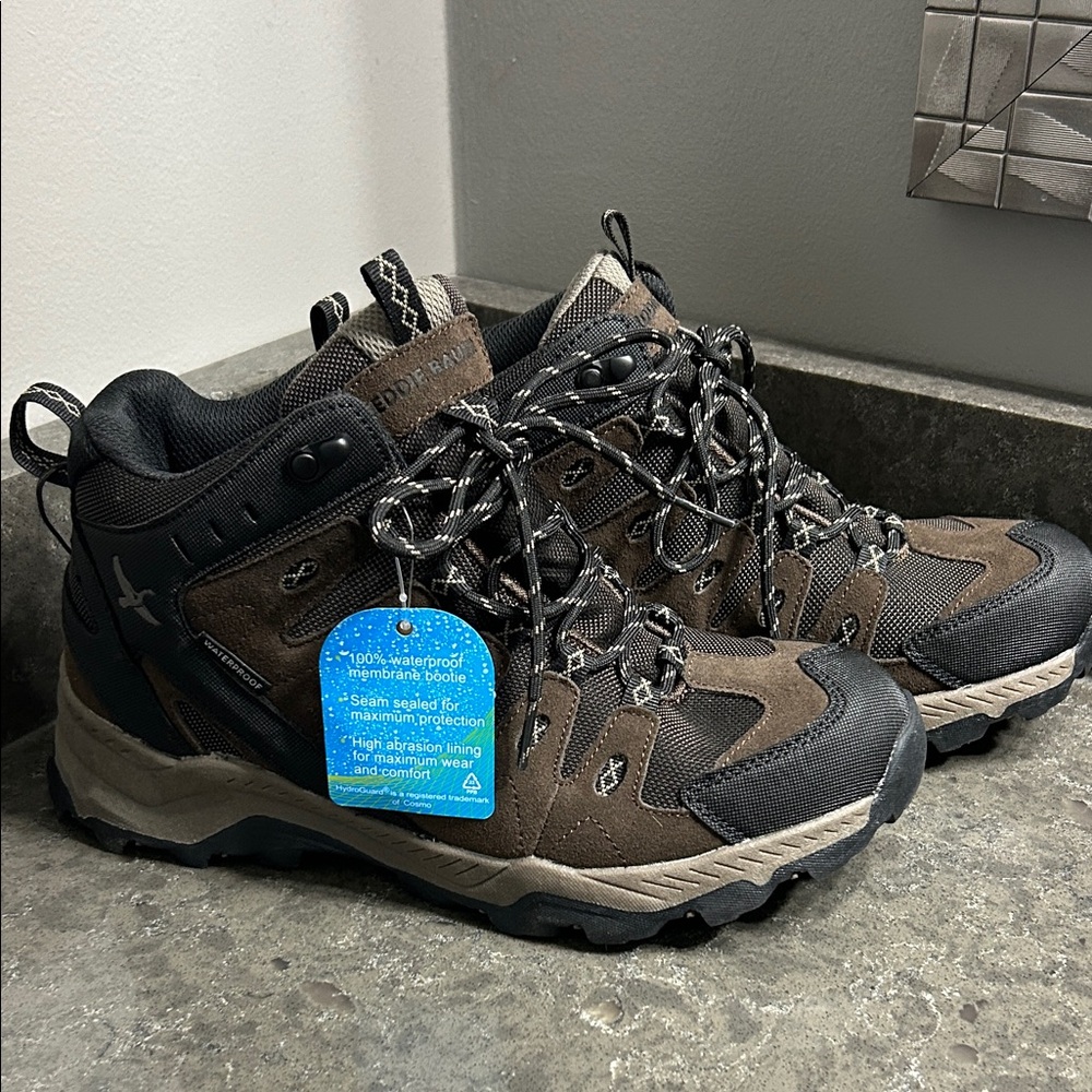 Eddie Bauer Men's Brown Hiking Boots. NWOT